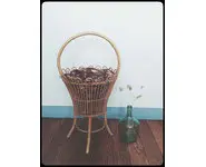 Travailleuse en rotin