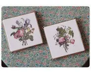 Paire de dessous de plats faïence