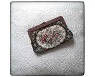 Porte monnaie brodé