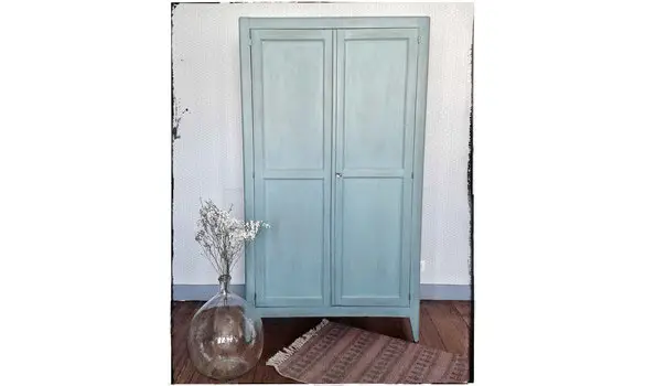 Armoire parisienne