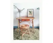 Petit bureau en rotin et son tabouret