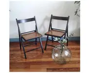 Paire de chaises pliantes cannées
