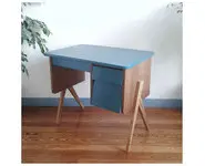 Bureau scandinave bleu