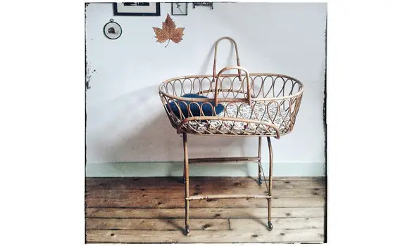 Berceau lit vintage en rotin