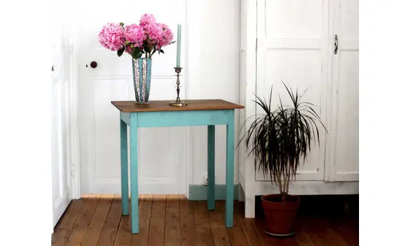 Table en bois patinée