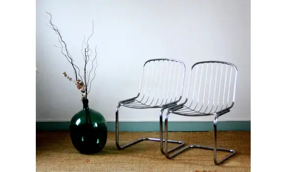 Paire de chaises métalliques