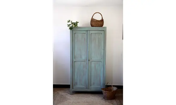 Armoire parisienne