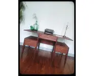 Bureau d'ébéniste en noyer