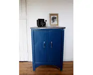 Meuble d'appoint en tôle