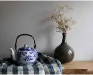 Théière motifs fleuris