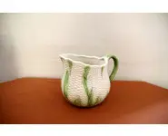 Pichet en barbotine vintage