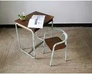 Bureau et chaise d'écolier