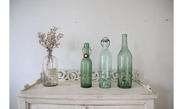 Trio de bouteilles anciennes