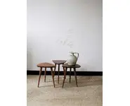 Trio tables tripodes