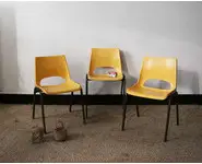 Chaise d'école vintage