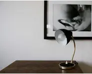 lampe noire et dorée