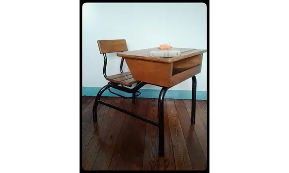 Bureau d'écolier style indus