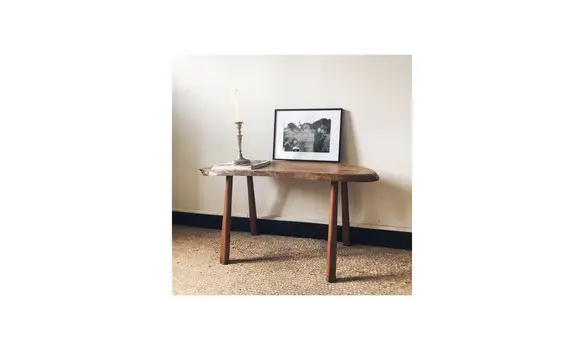 Table basse brutaliste