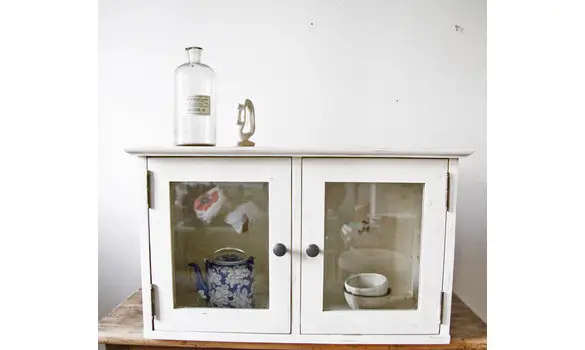 Petite vitrine patinée