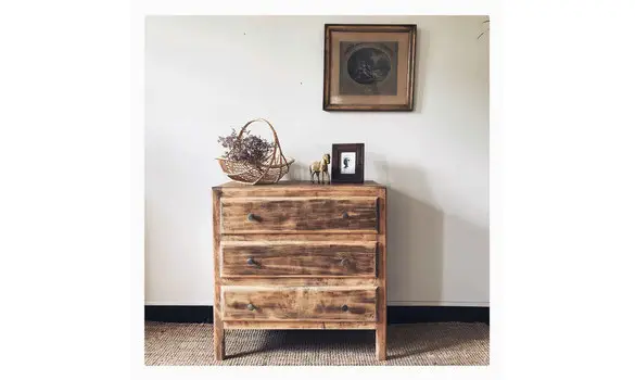 Commode en bois vintage