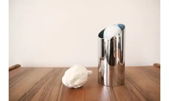 Lampe en métal chromé