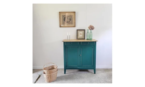 Buffet parisien patiné