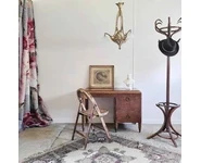 Bureau ancien orné bronze