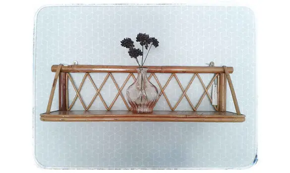 Petite étagère murale en rotin